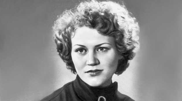 Лина Костенко. Здобуті нагороди – орден и признание писательницы в Украине