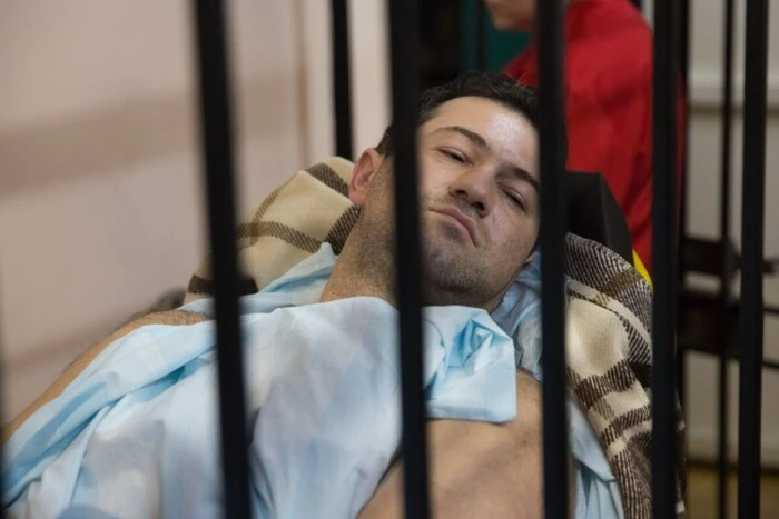 Насиров защищается во время суда