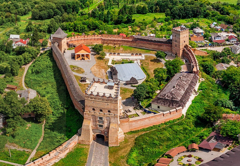Памятные места Луцка. Церковь, замок, ворота