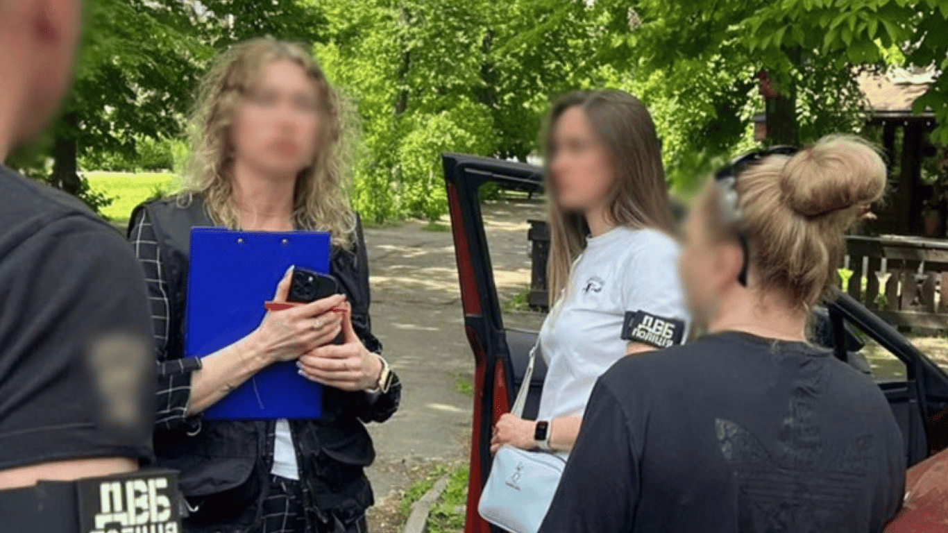 In Kiew versprach eine Frau, die Angelegenheit mit der TCK gegen Bestechung zu regeln - Einzelheiten
