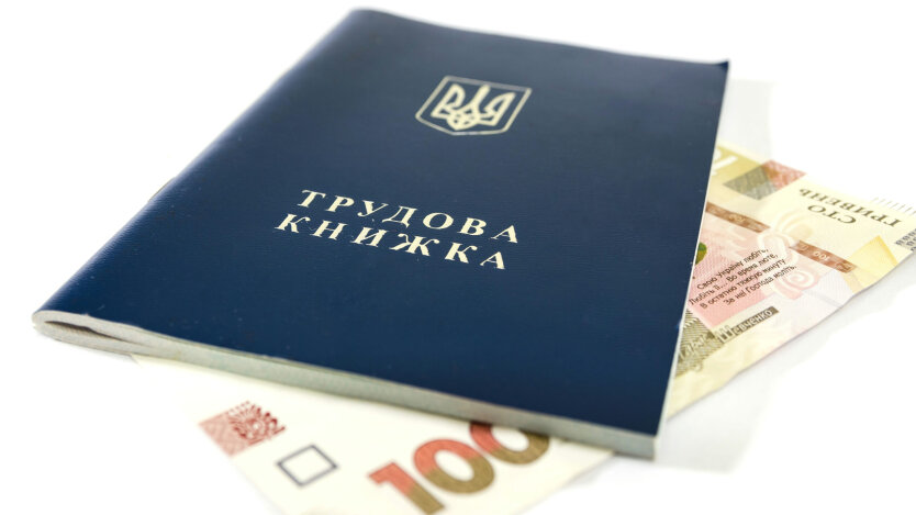 ПФУ объяснил, как подать и исправить сведения о трудовых отношениях