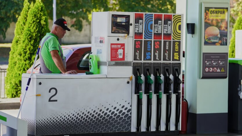 АЗС повысили цены на бензин и дизель в Украине: автогаз подешевел